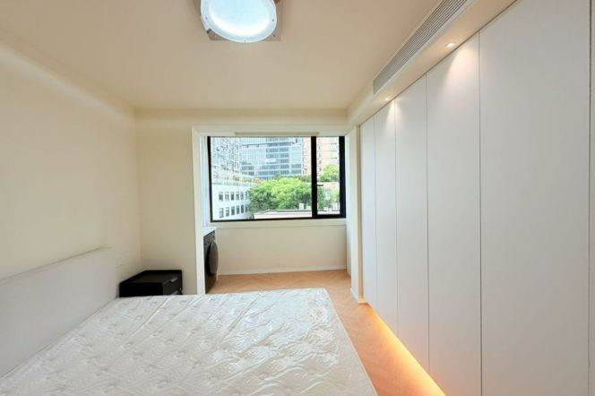  Moho mall - Suzhou River - comfortable living- brand new- lots storage 