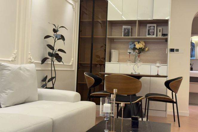 12.8k Brand new 2Br with courtyard Nr Shanghai Stadium line4