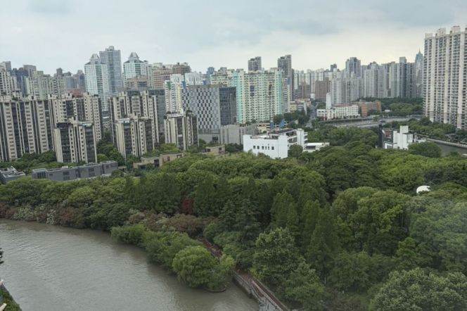 modern big 3brs floor heating nice furniture and nice river view 28K