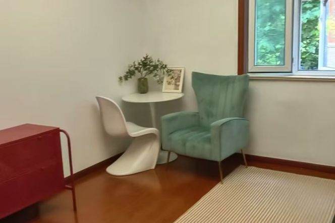  Cozy 1br old house nr Middle Huaihai Rd Line 1&13