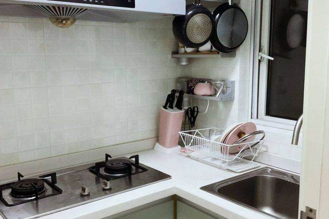 Bright 2 br on FaHuaZhen Rd . easy to L10/11 JiaoTong University St.
