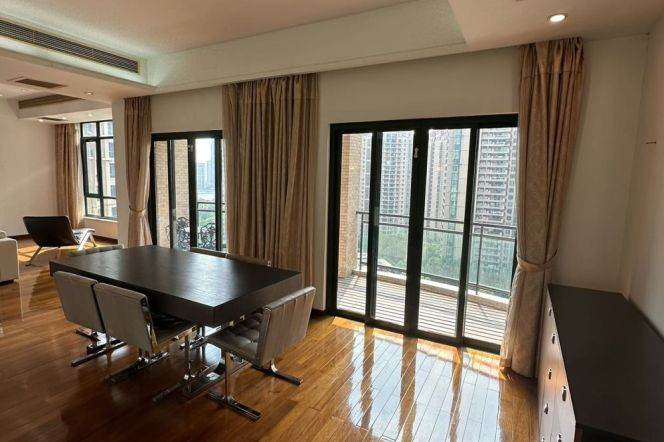 Modern 2brs with big terrace  and floor heating in Lujiauzi
