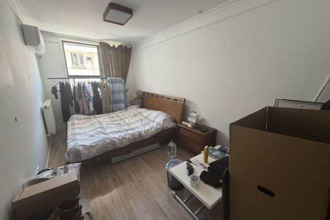 1 br near L10/L11 jiaotong uni station