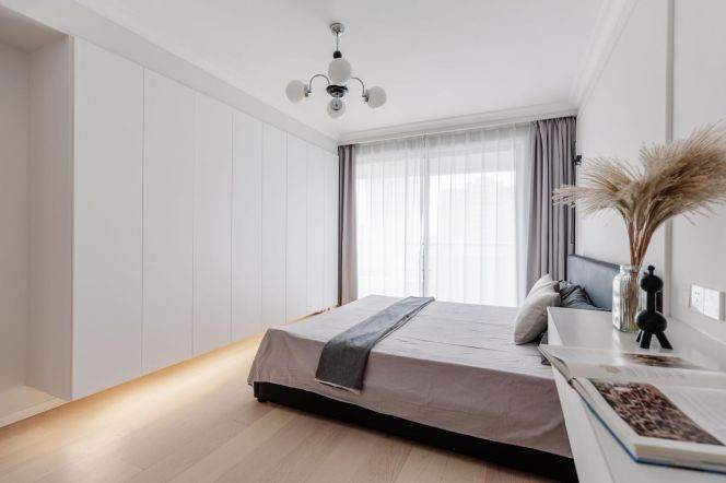 Nice balcony 3Brs/2Lrs/2Bts apt nr Xujiahui,M1/4/9/11