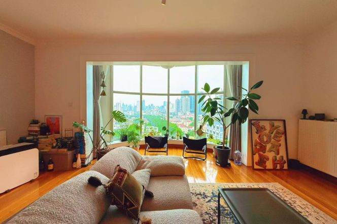 Well-lit 3BR 2BA Apt w/Unobstructed Views in Royal Apts/Changle Rd
