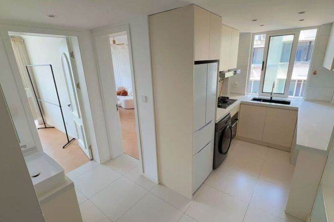 Hongqiao lu station spacious 1br with lift with 9k