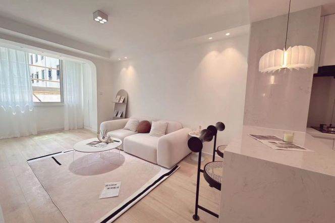 Spacious 1Br w. big Wardrobe Xujiahui