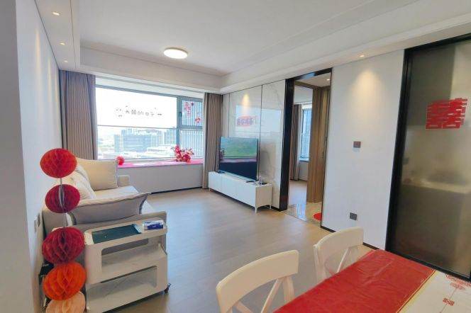 Modern 3 br with Big balcony+floor heating ,next Wellington shanghai. L 6/8/11