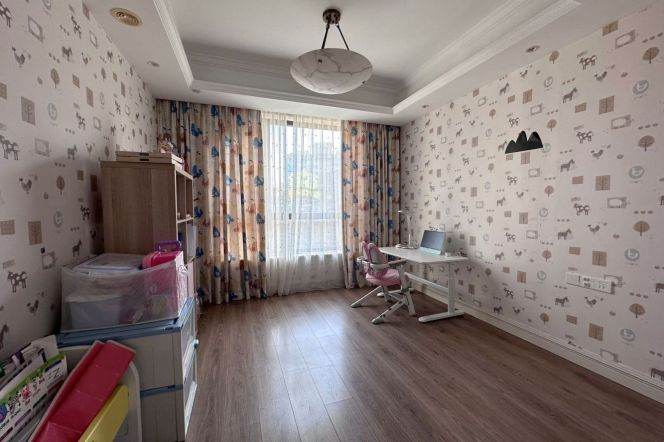 Gubei, upscale neighborhood, large 4-bedroom apartment, available for marriage residence rental