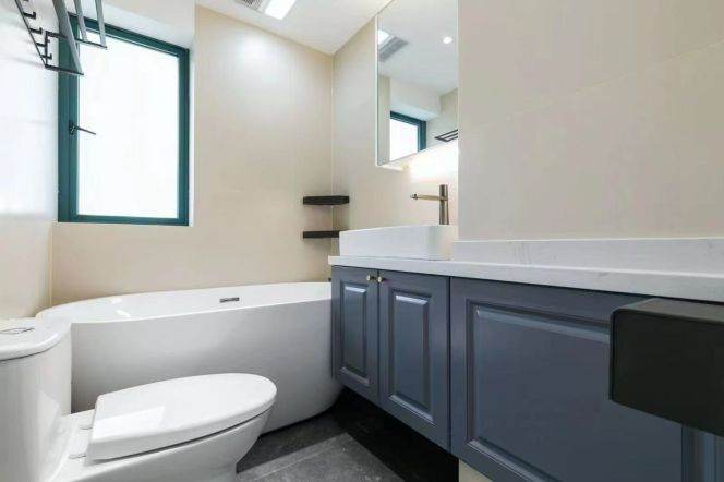 Modern decoration 2brs with floor heating and balcony in Xujiahui