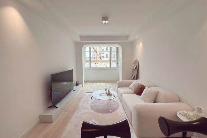 Spacious 1Br w. big Wardrobe Xujiahui
