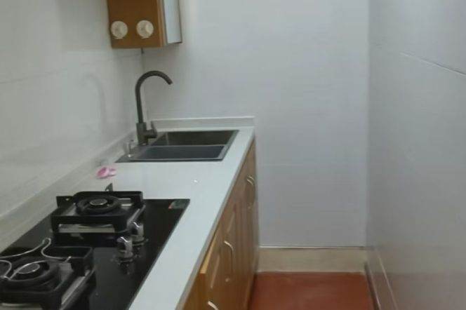  Cozy 1br old house nr Middle Huaihai Rd Line 1&13
