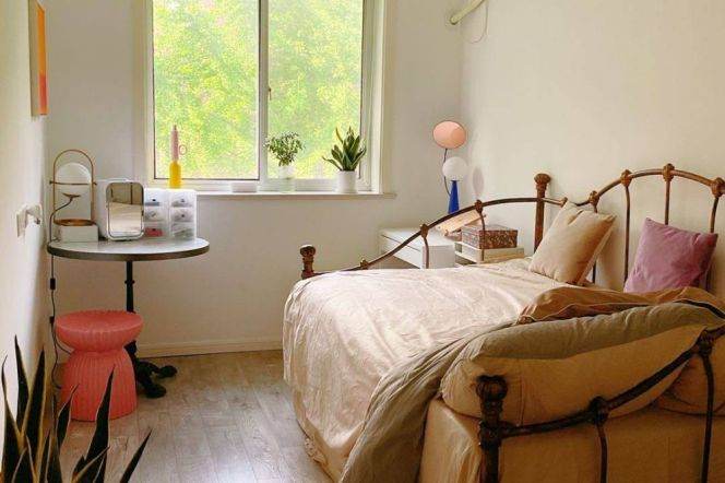Bright 2 br on FaHuaZhen Rd . easy to L10/11 JiaoTong University St.