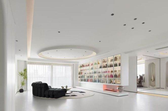 West Nanjing Road，Capital Maoming Residence，Newly renovated, 275 sqm, 3-brs，L2-12-13