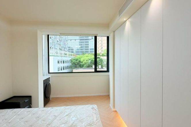  Moho mall - Suzhou River - comfortable living- brand new- lots storage 