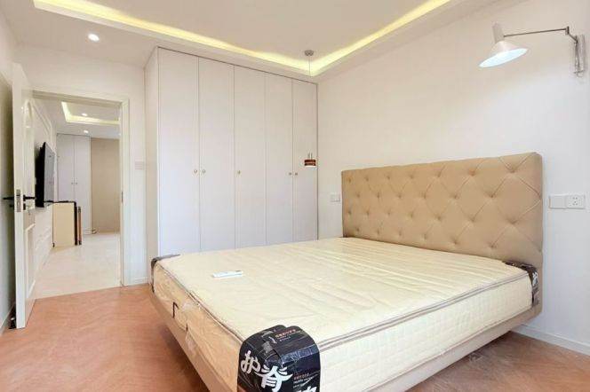 brand new 1br Nr tangqiao M4