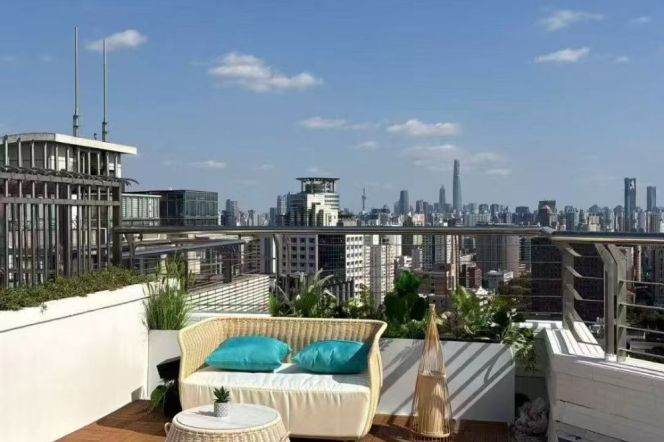 Modern decoration 5brs with terrace and floor heating  in central Xujiahui 