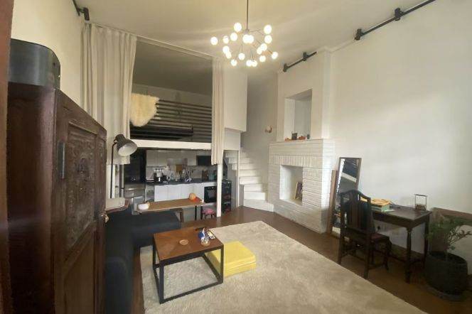1 br near L1/L10/L12 south shaanxi rd station+yard+high ceilling