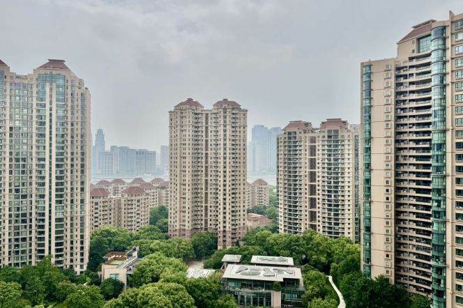brand new big 4brs floor heating open balcony in most popular compound Lujiazui IFC 
