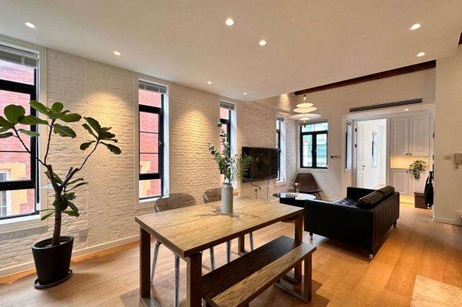 Charming 3BR 2BA Old Apt nr W.Nanjing Station