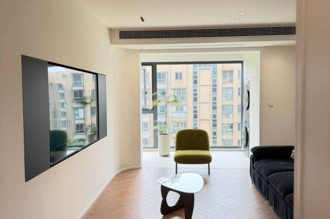 Modern 2 br in MinHang  ,easy to L12 GuDai Rd st.
