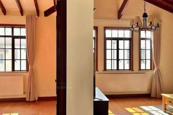 Unique 2br old house in Xuhui   Line 1/7/9 