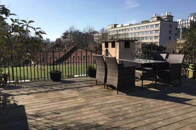 Quiet 3br Lane Apt with private big terrace @ line 1, 9, 12 Jiashan Rd. 