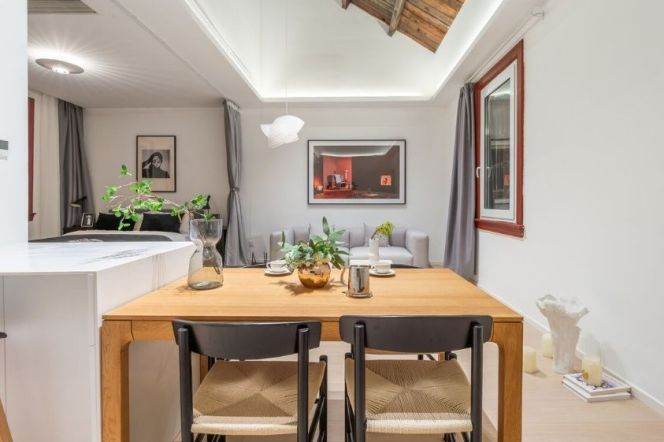 Cozy 1Br + Loft w. Dish washer@W. Nanjing Rd