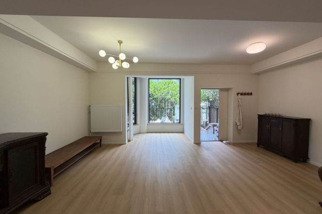 nice 5brs townhouse with garden terrace in hong qiao only 33.7K