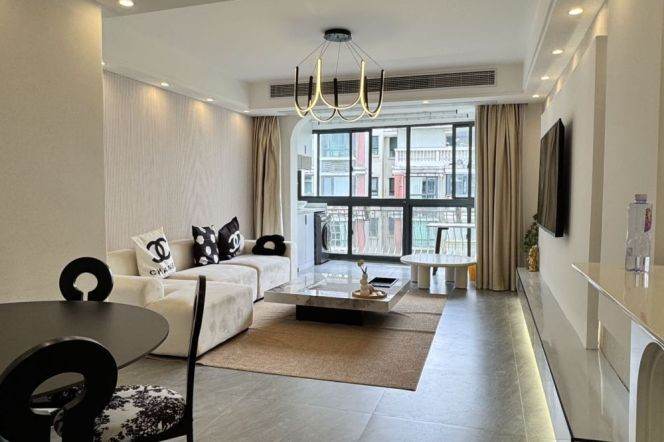 Spacious 2Br-2bathr + heating +balcony | Good compound | Changshou rd metro L7&13