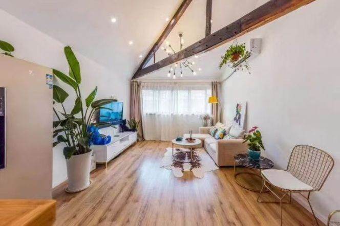 Xintiandi 2BR/2Mins to Metro