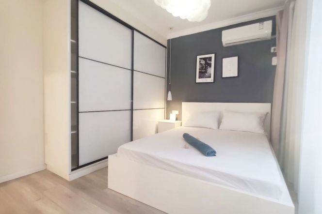 zhongshan park station one bedroom