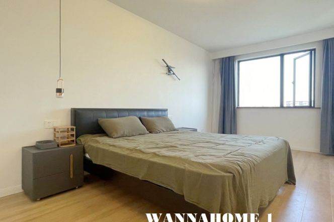 Spacious&Modern&Bright 2+1Bdrs 1Bath Apt+L2/11 Jiang Su Rd+Good View+Large Closet
