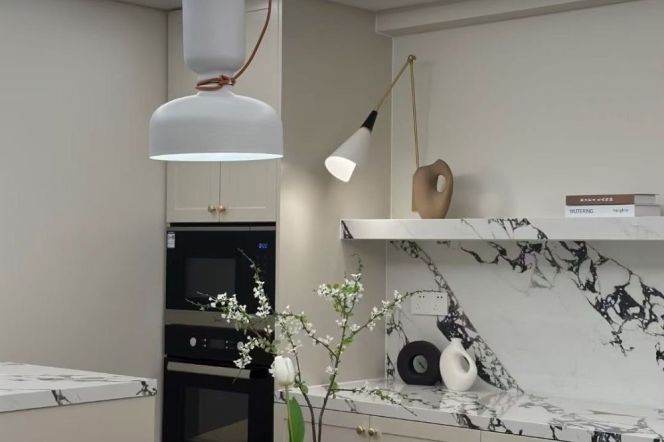  1BR elevator apt with Floor heating nr Jiashan rd Line 9/12