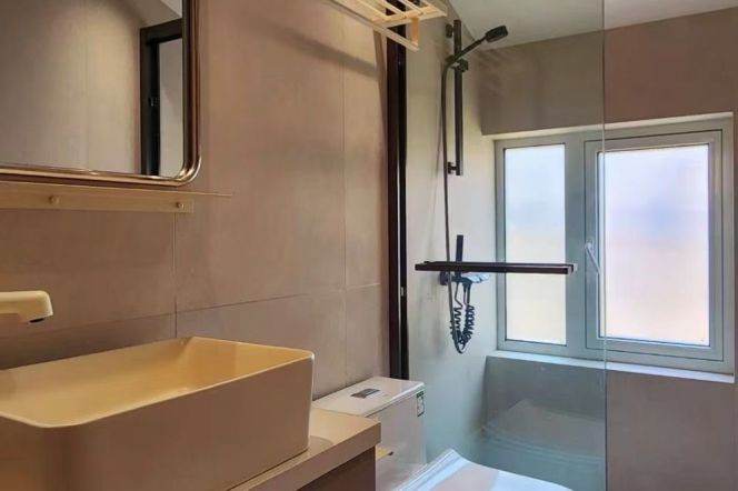 line 1/7 changshu road -1bed - duplex - quiet house- modern 