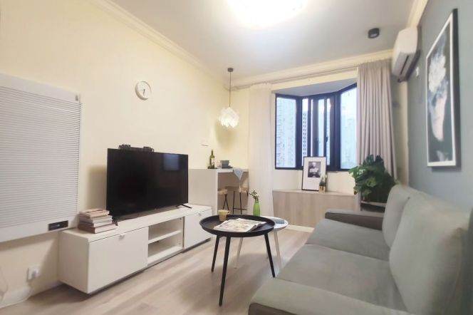 zhongshan park station one bedroom