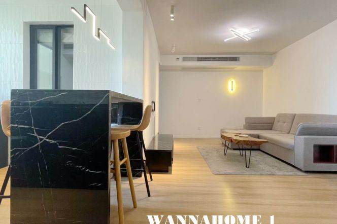Spacious&Modern&Bright 2+1Bdrs 1Bath Apt+L2/11 Jiang Su Rd+Good View+Large Closet