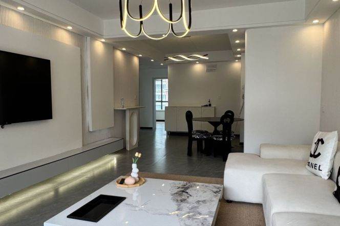 Spacious 2Br-2bathr + heating +balcony | Good compound | Changshou rd metro L7&13