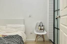 cozy room with private bathroom near Jingan temple, international roommates, for short/lomg term