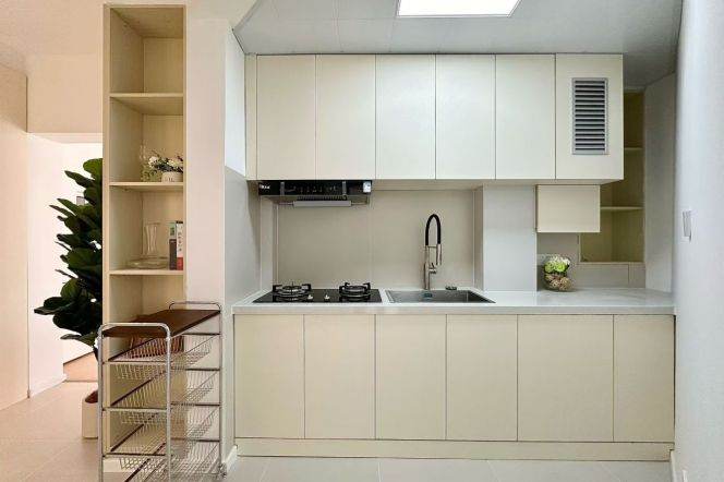 Nature museum station one bedroom