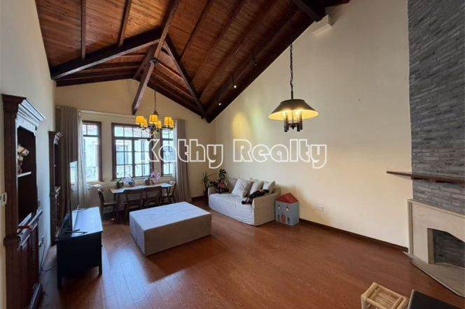 High ceiling 2BR APT Wall heating Jianguo rd 16.8k
