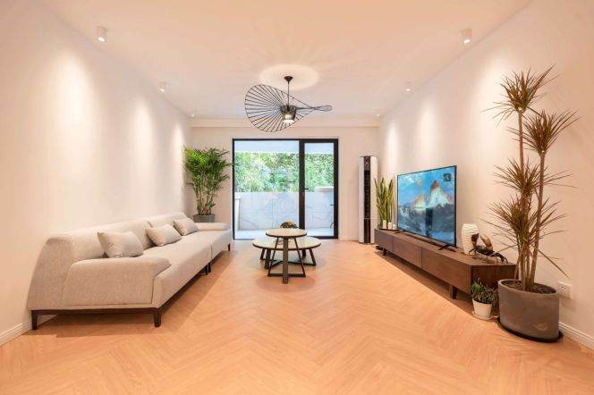 Modern & Spacious 3Br-2bathr 135Sqm +scenic windows | Floor heating | Jiangsu rd Mt