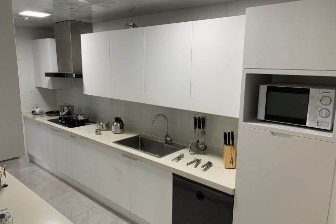 Modern decoration 3brs with floor heating in Lujiazui