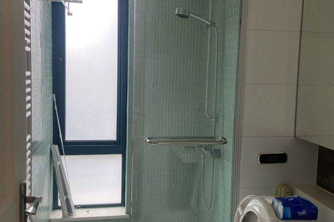 Decent 2br/2bt Flat in Changle Road with surrounding Balconies