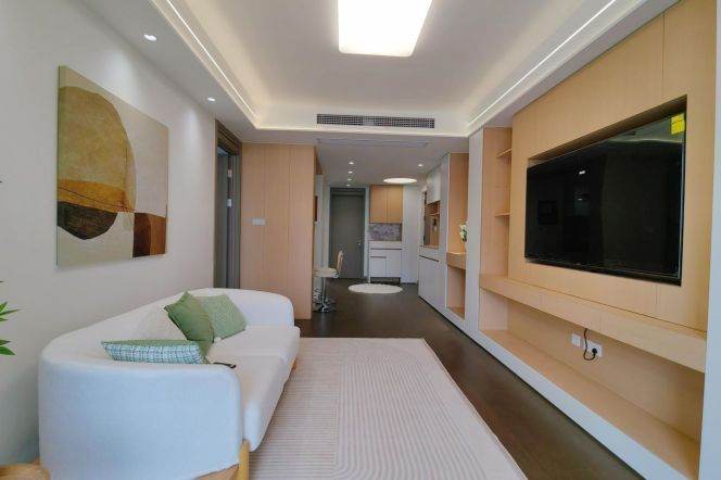 Modern 3 br in New Jing'an . easy to L 1 Shanghai Circus World