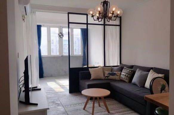 3 mins walk to L10 Shanghai library,Middle Huaihai Rd,1BDRM,1 BA,walk-in closet, balcony,furnished.