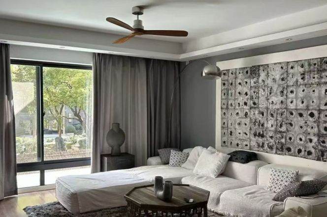  Spacious 4-Bedroom Apartment west Nanjing rd station 