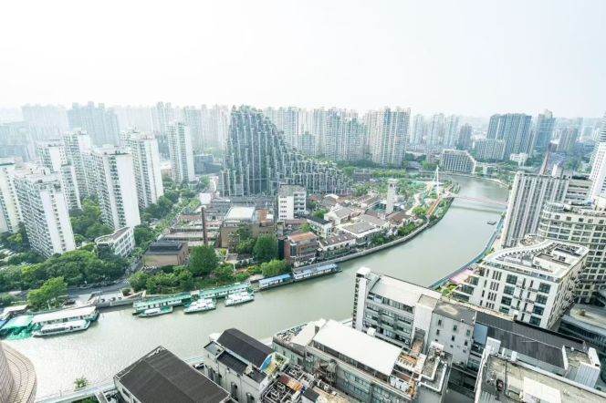 Modern decoration 3brs with floor heating and river view  just beside Su zhou river