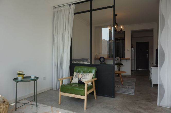 3 mins walk to L10 Shanghai library,Middle Huaihai Rd,1BDRM,1 BA,walk-in closet, balcony,furnished.