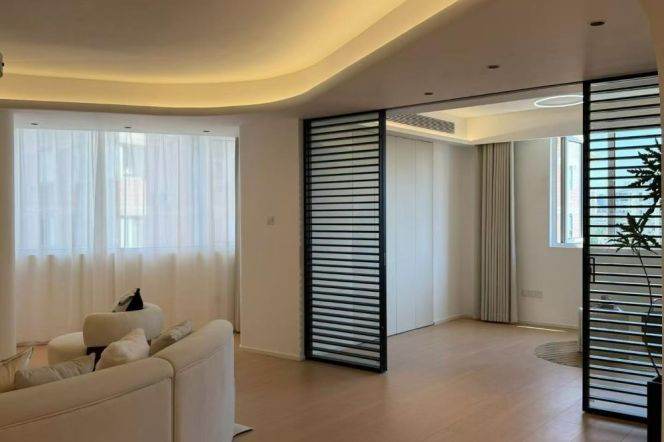 185sqm 3+1Beds 2Bts Huge Living Space@Zhongshan Park